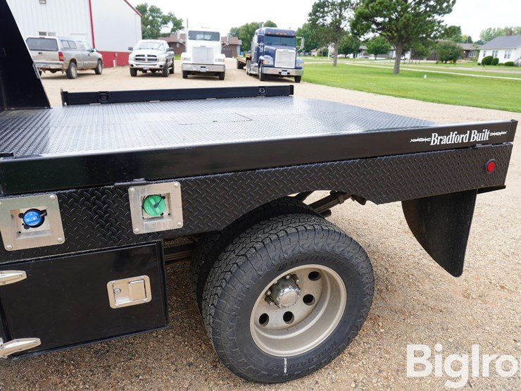 2018-ram-3500-slt-image-14
