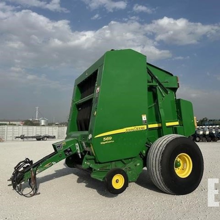 JOHN DEERE 569