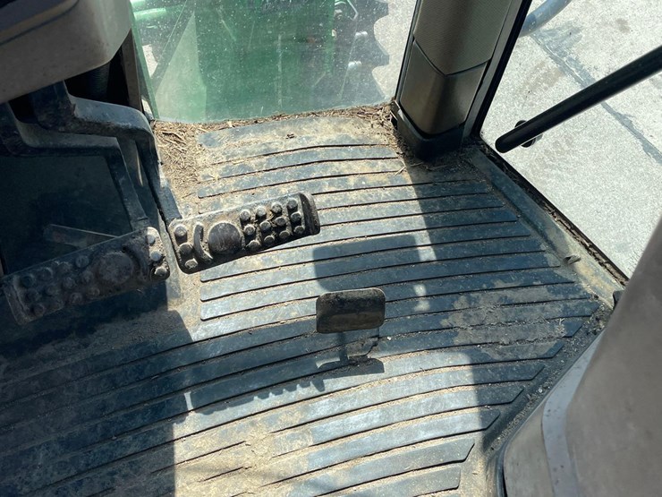 john-deere-7210-image-42