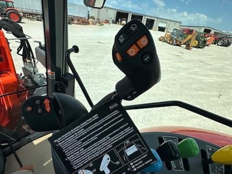 2023-kubota-m7-154-deluxe-image-29