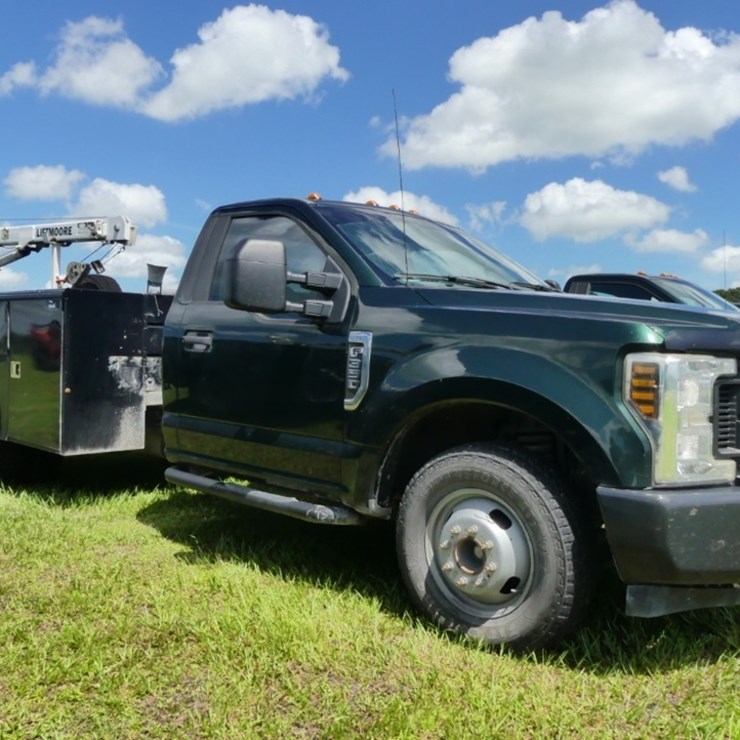 2019 FORD F350 XL
