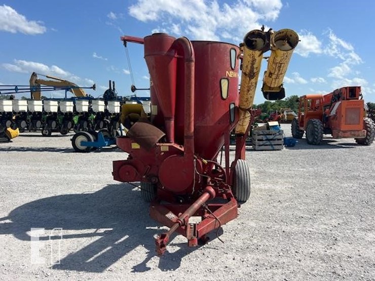 new-holland-353-image-8