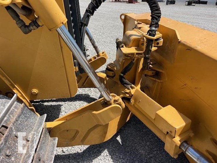 2000-deere-750c-lt-ii-image-9