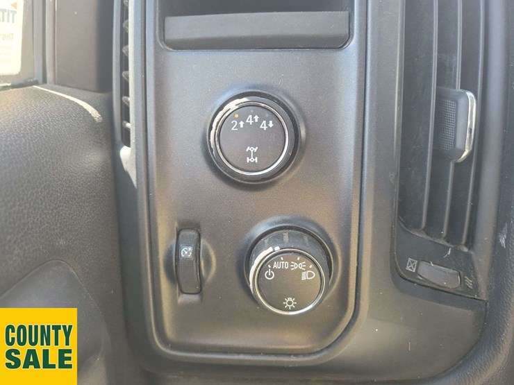 2017-chevrolet-silverado-2500hd-image-23
