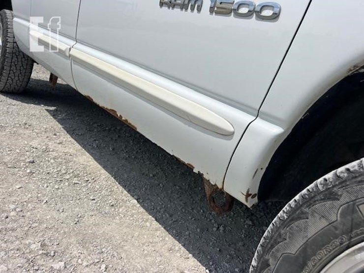 2004-dodge-ram-1500-image-13