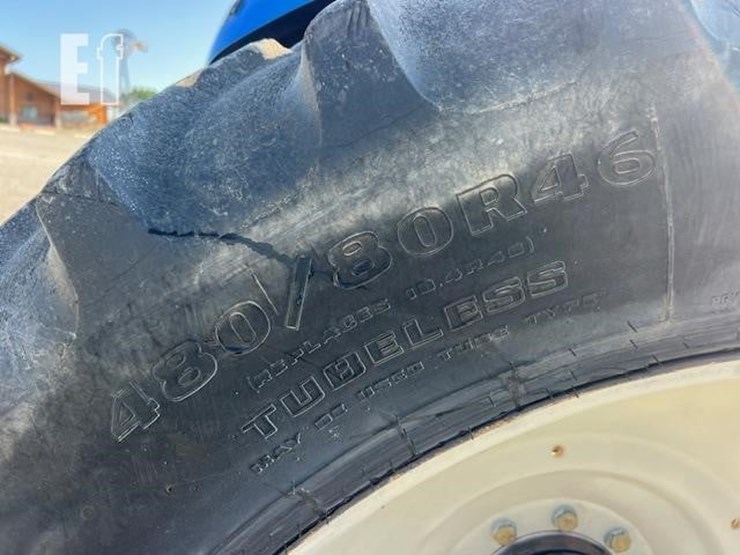 new-holland-t8020-image-19