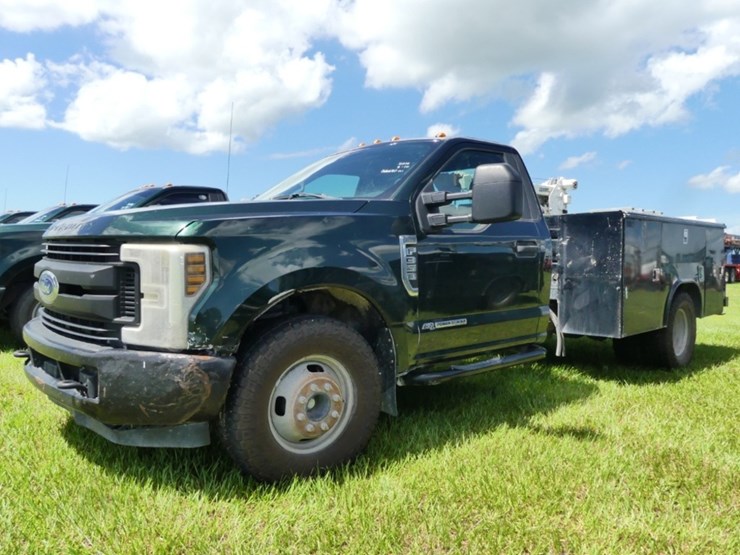 2019-ford-f350-xl-image-2