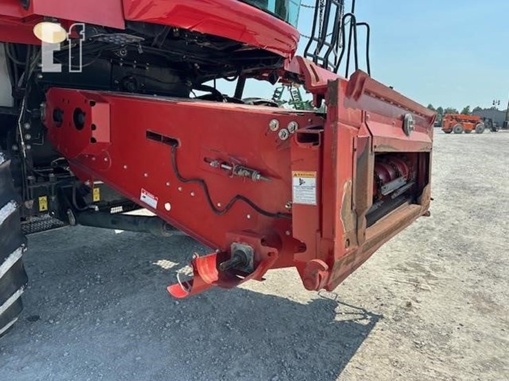 2009-case-ih-8120-image-17