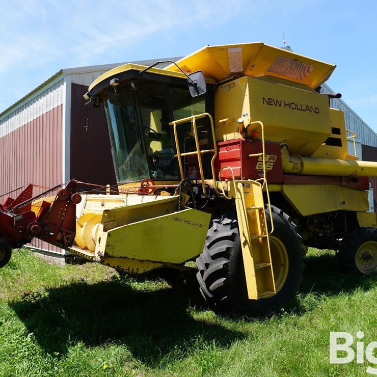 1992 NEW HOLLAND TR86