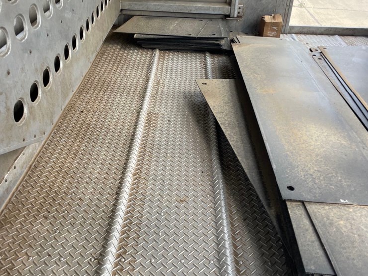 2021-eby-livestock-trailer-image-87