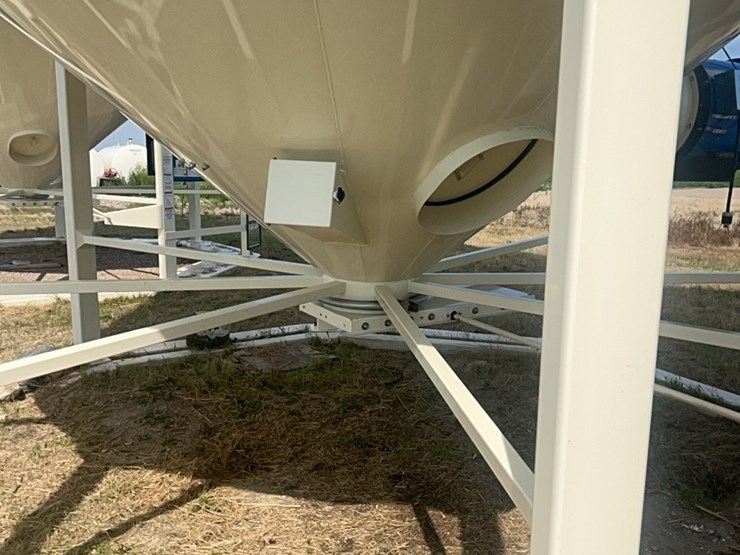 concept-5,000-bushel-hopper-bin,-fully-equipped-with-agi-grainguard-10-hp-bin-fan-with-three-phase-electric-motor-image-23