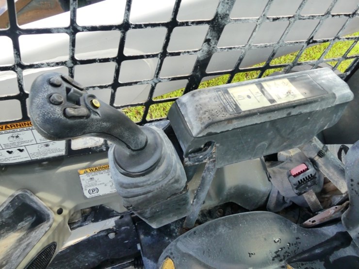 2016-bobcat-s850-image-13