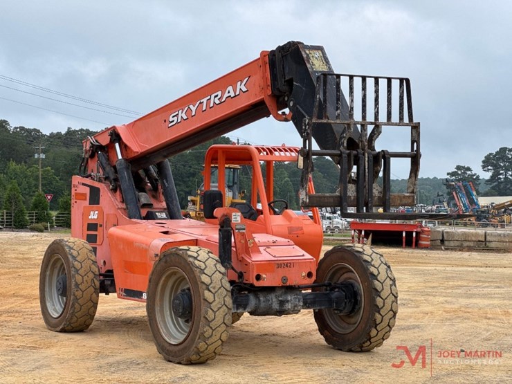 2018-jlg-8042-image-1