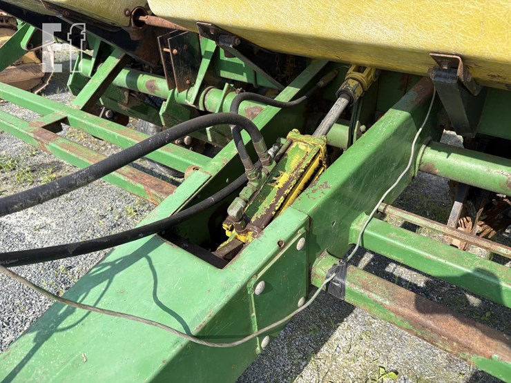 john-deere-7000-image-5