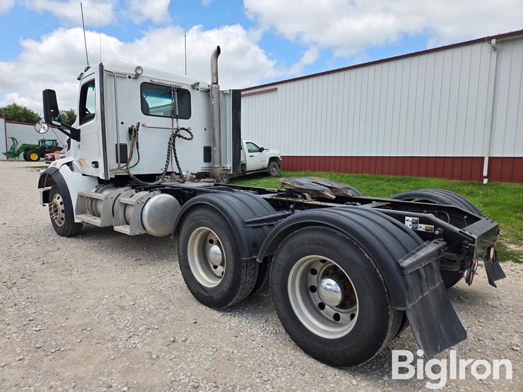 2016-peterbilt-567-image-7