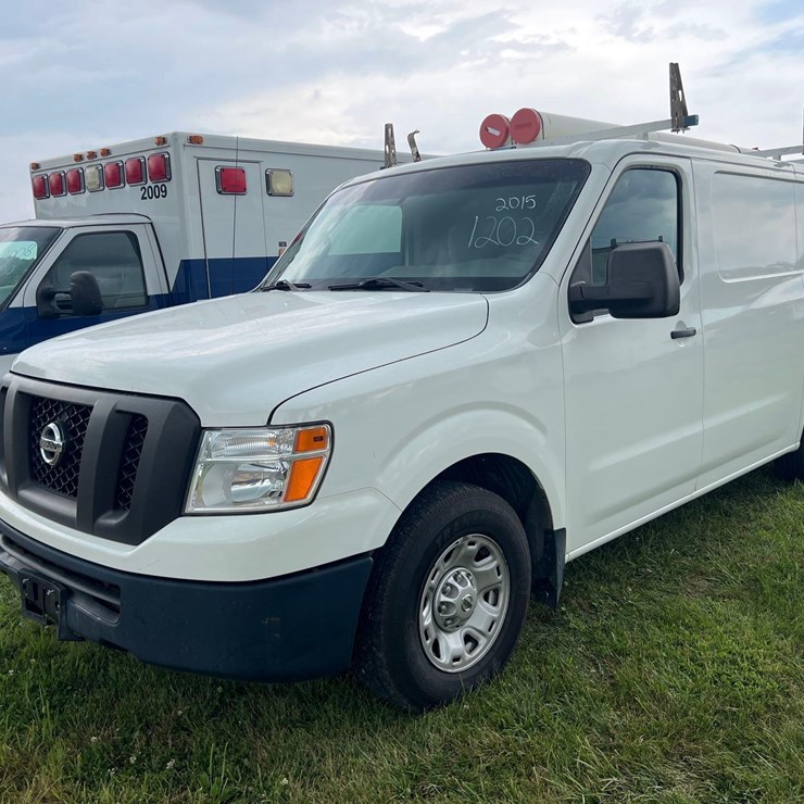 2015 NISSAN NV2500