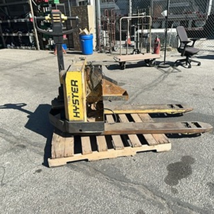 LOT#--HYSTER ELECTRIC PALLET JACK