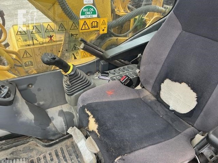 komatsu-pc210-lc-image-31