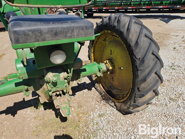 1947-john-deere-b-image-10