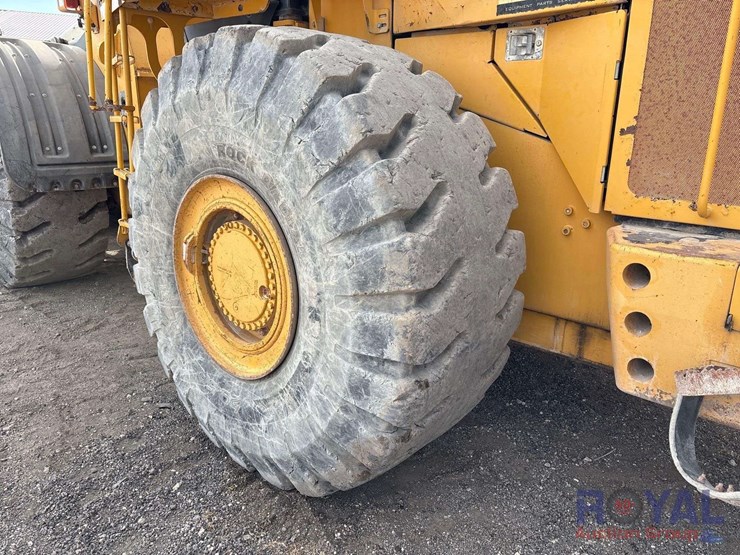 2011-deere-844k-image-43