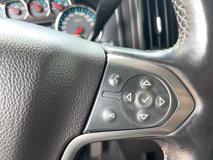 2018-chevrolet-silverado-1500-z71-image-50