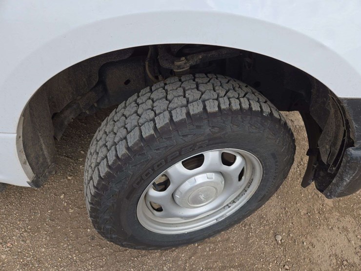 2016-ford-f150-xl-image-17