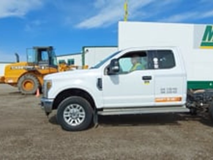 2019-ford-f350-image-19
