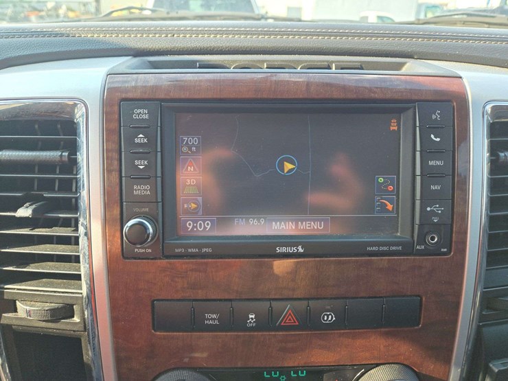 2012-ram-1500-laramie-image-17