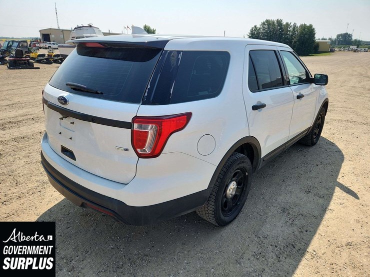 2017-ford-explorer-image-4