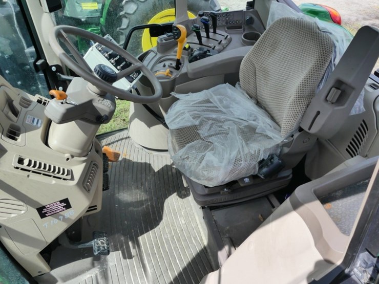 2024-john-deere-6110m-image-12