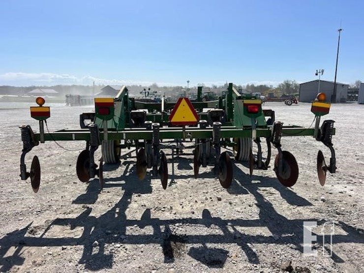 john-deere-2700-image-5