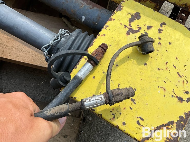 john-deere-246-image-15