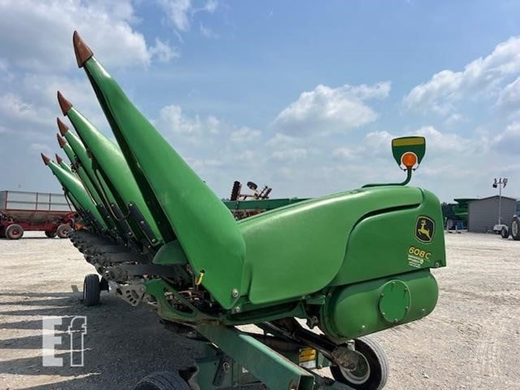 2009-john-deere-608c-image-2