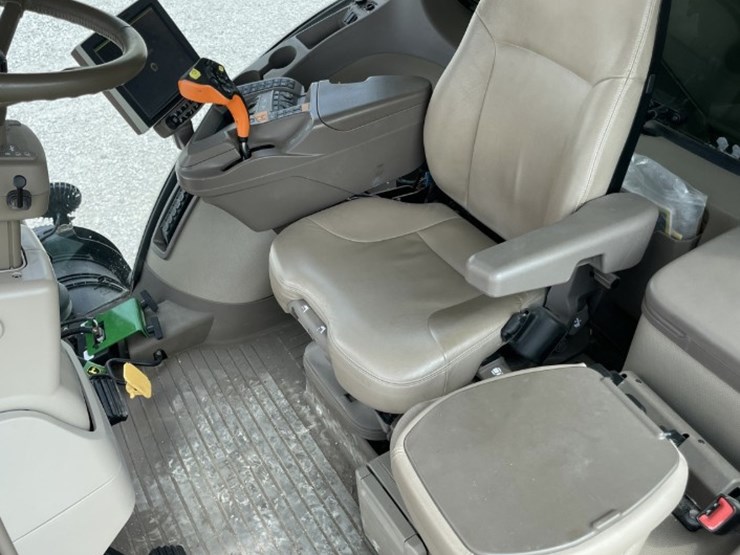 2021-john-deere-f4365-image-11