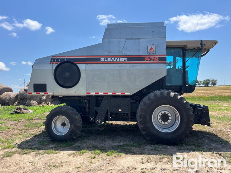 1996-gleaner-r72-image-4