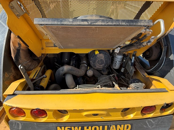 new-holland-c337-image-12
