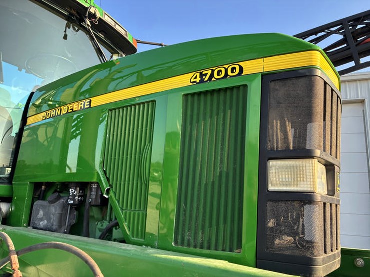 1999-john-deere-4700-image-15
