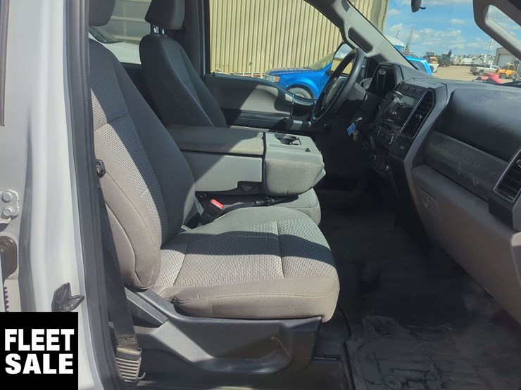 2021-ford-f250-image-16
