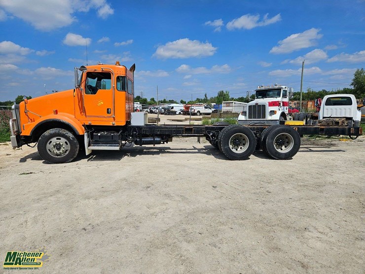 2010-kenworth-t800-image-9