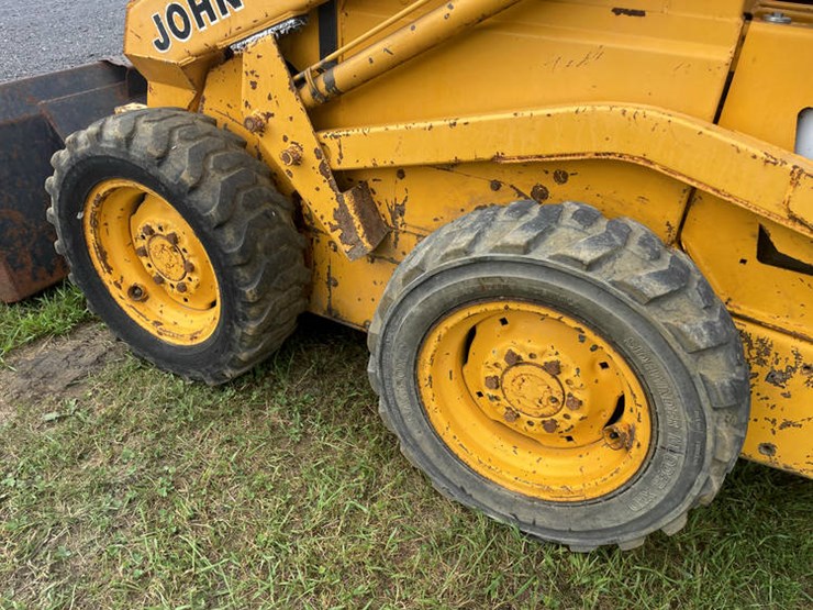 john-deere-570-image-13