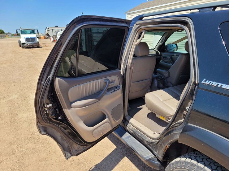 2005-toyota-sequoia-limited-image-5