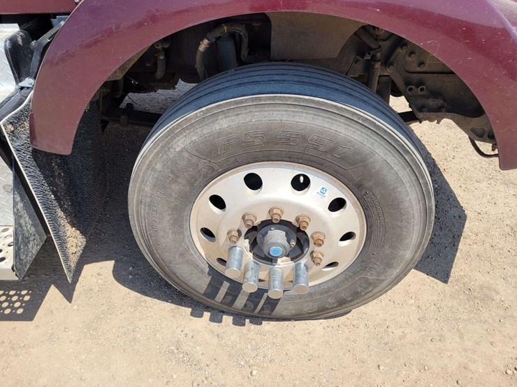 2015-kenworth-t800-image-18