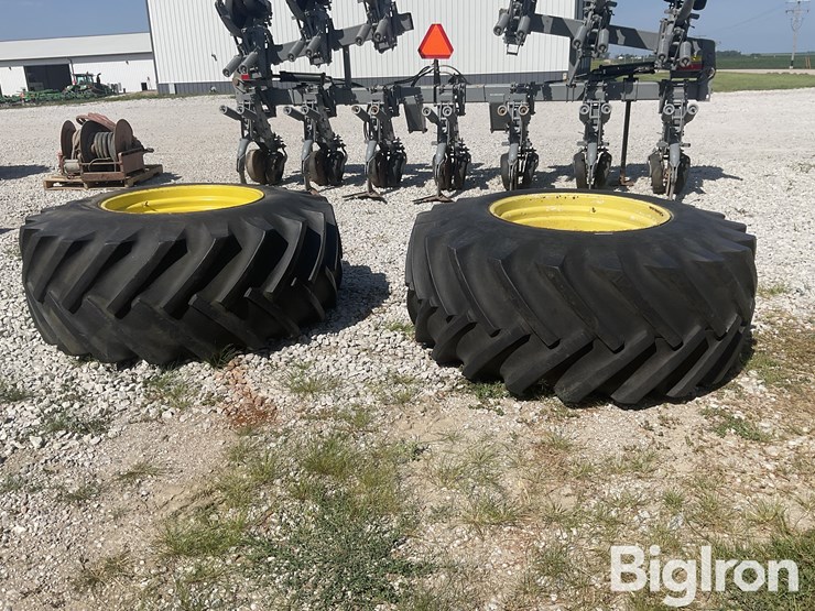 john-deere-8-image-8