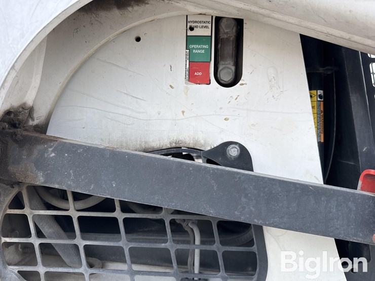2019-bobcat-t740-image-17