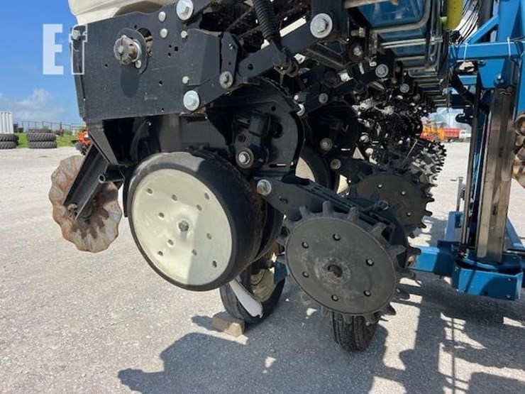 2001-kinze-3500-image-24