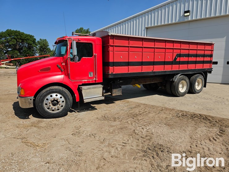 2001-kenworth-t300-image-1