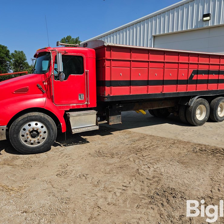 2001 KENWORTH T300