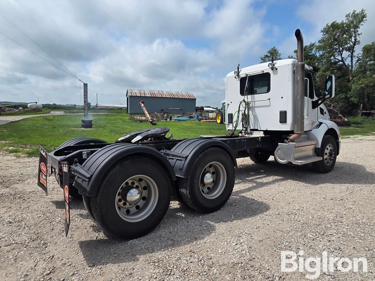 2018-peterbilt-579-image-5