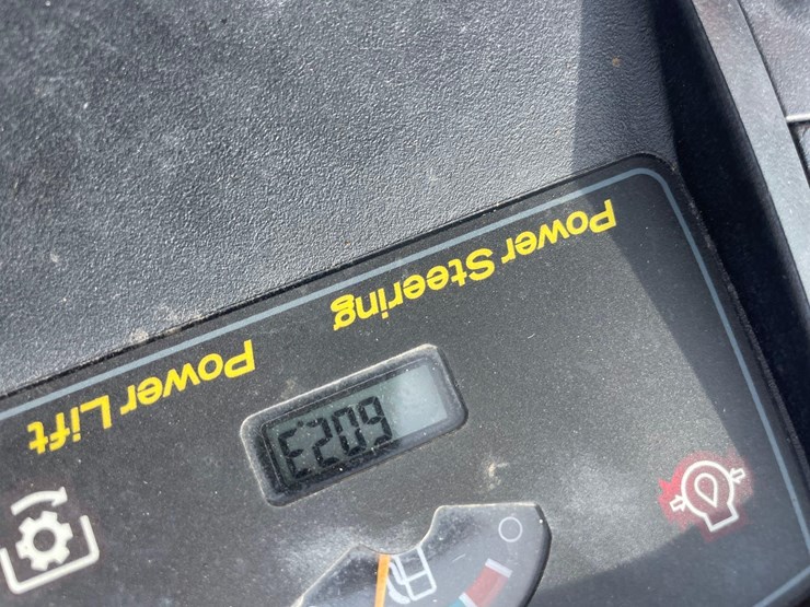 2011-john-deere-x534-image-21