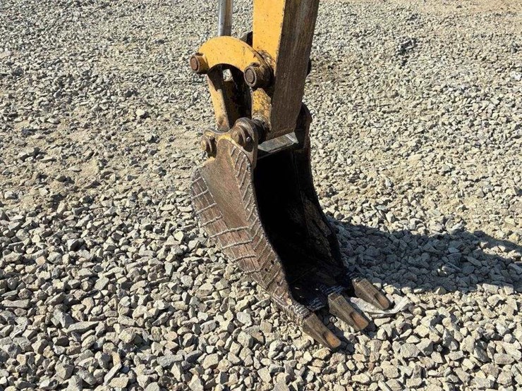 2014-caterpillar-304e2-cr-image-11